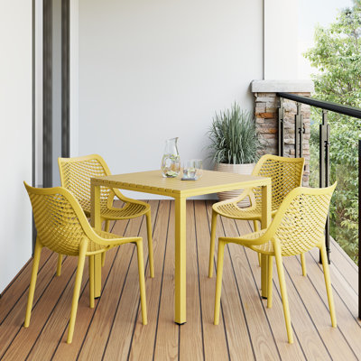 Ensemble repas carré pour 4 personnes