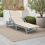 Chaise longue d'extérieur Kaye, bois d'acacia gris 79 po, polyester crème