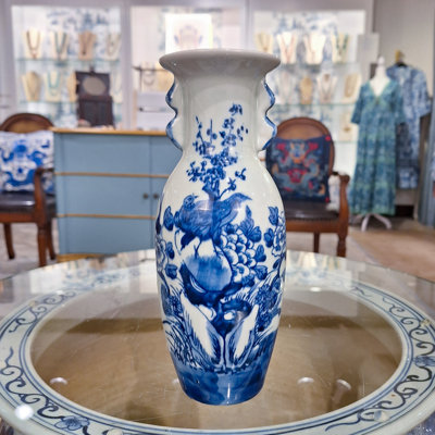 Porcelain Vase Magpie