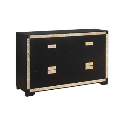 Commode contemporaine avec détails scintillants, poignées de bar épaisses et tiroirs spacieux pour un rangement durable.
