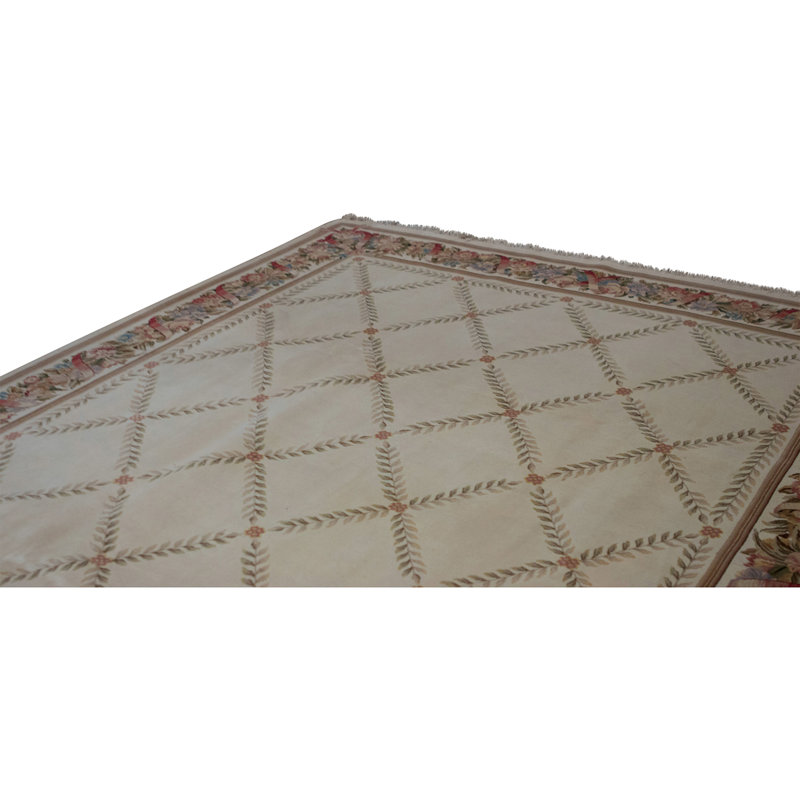 Hand Knotted Area Rug in Ivory