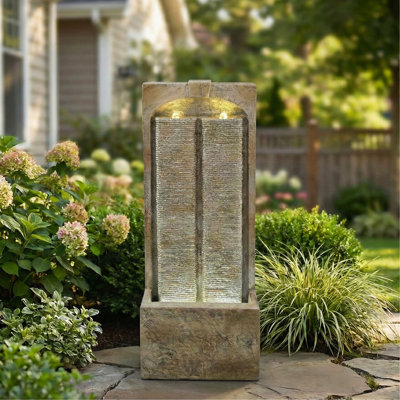 Fontaine d'eau extérieure de 39 pouces avec pompe, fontaine murale autoportante moderne en cascade, dispositif d'eau de jardin résistant aux intempéries avec lumières à DEL blanc chaud, fontaine en cascade pour la véranda de patio