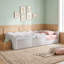 Lit tapissier au sol avec tissu en peluche doux et garde-corps-1068516035-1068516032