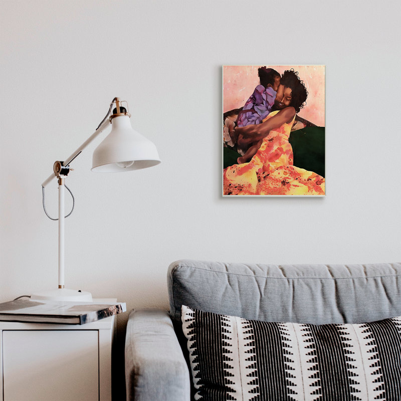 «Motherly Hug», Bois naturel, H 19 po x l 13 po