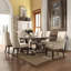 Fauteuil avec garniture cloutée