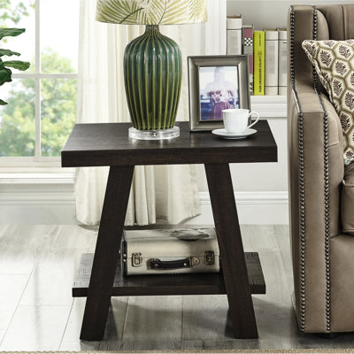 Table de bout contemporaine avec plateau rectangulaire et tablette de rangement, 22 po x 24 po x 23 po, conception moderne - tablette colorée avec pieds évasés, l 24 po x P 22 po, modèle H 23 po