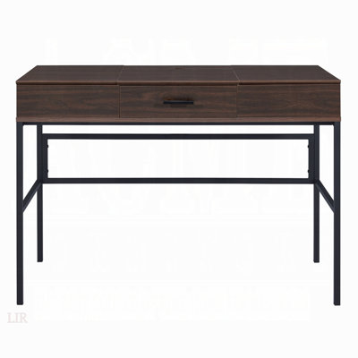 Bureau avec prises intégrées