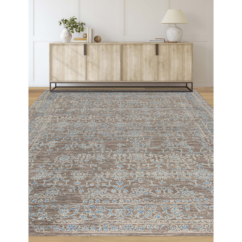 Oriental Area Rug in Gray
