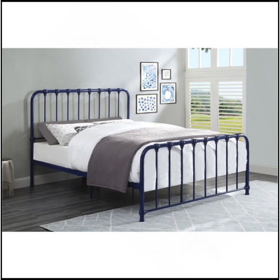 Calvero Metal Platform Bed