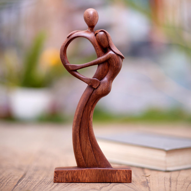 Statuette en bois Anirvin