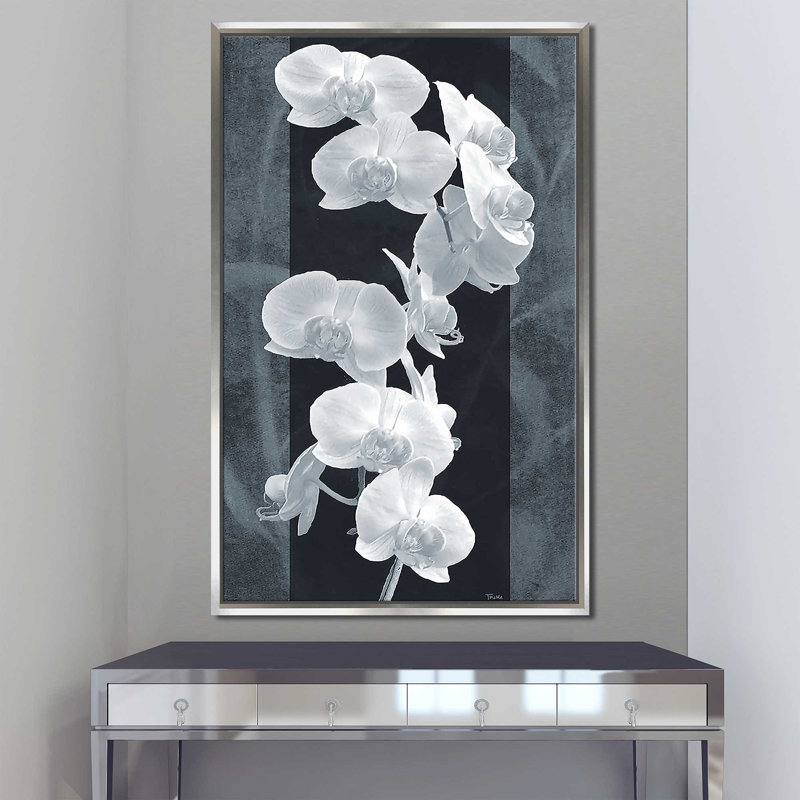 Orchidée opulence I par Katrina Craven - impression, Cadre flottant argent, H 63,5 po x l 39,5 po x P 2 po