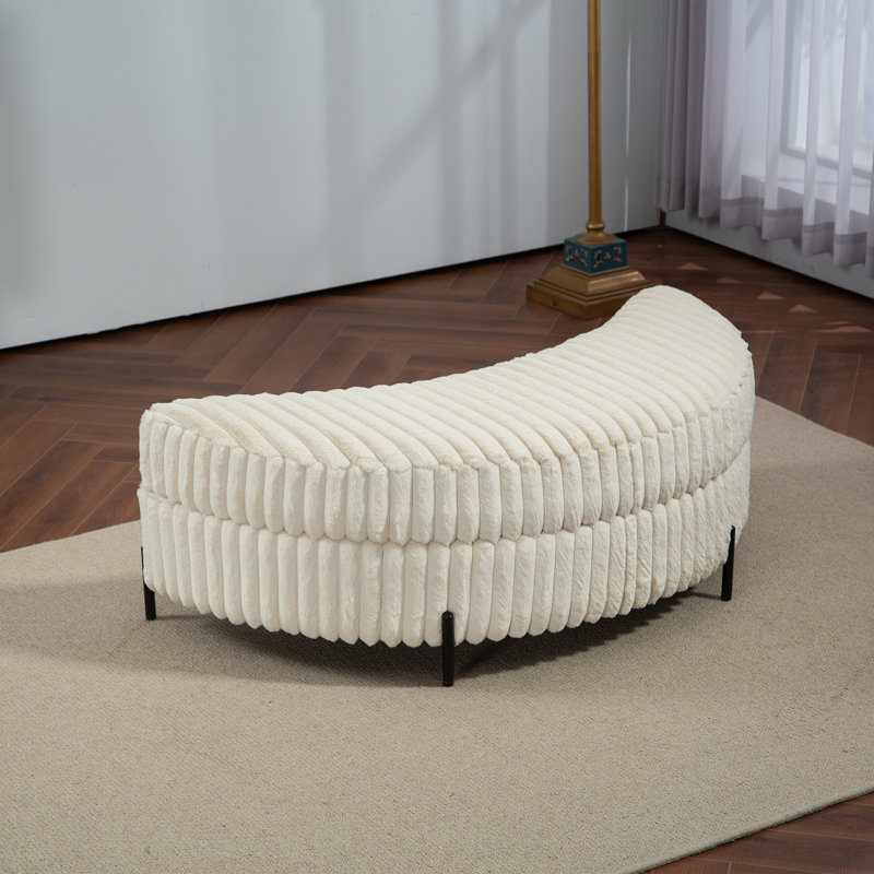 Grand repose-pieds rembourré avec rangement demi-lune, Fausse fourrure beige