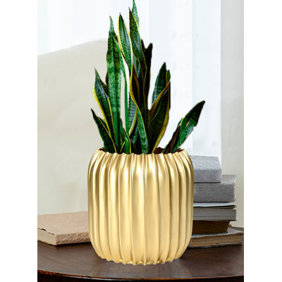 Daijohn Metal Table Vase