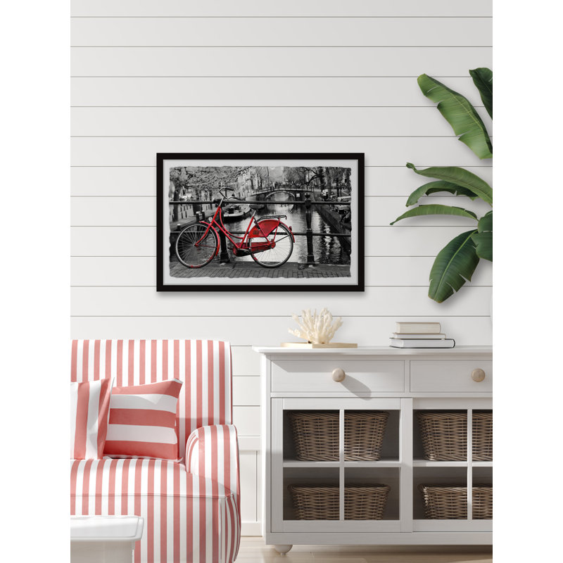 «Red Bicycle On The Bridge», reproduction encadrée, H 16 po x l 24 po x P 1,5 po