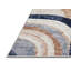 Tapis beige soyeux et moelleux-409760560