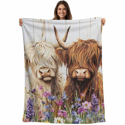 Farmhouse Highland Cows Blanket Soft Cozy Warm Throw Blanket for Couch, Plush Fuzzy Flannel Fleece Blankets for Sofa, Meadow Flowers Country Rustic Bed Blankets Lightweight Gifts for Women, 50 x 60 in