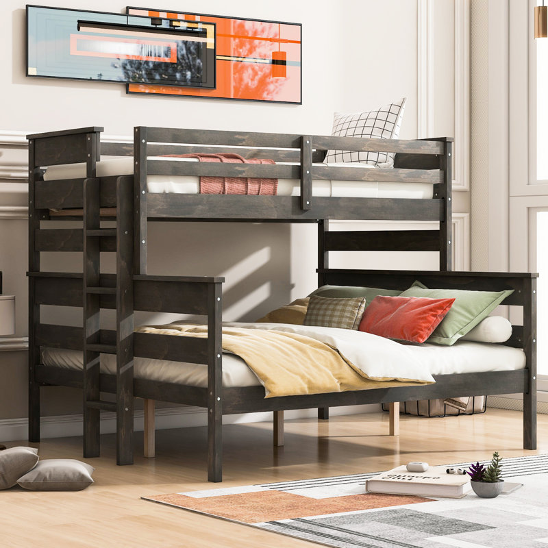 Lit simple superposé au-dessus d'un grand lit simple, gris - créant un lit d'espace de chambre à coucher fonctionnel avec une structure en bois fiable