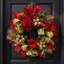 Couronne de Noël de 66 cm avec décorations et ruban orné
