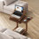  Table de bout inclinable réglable en bois massif avec tablette latérale pliable et roulettes verrouillables
