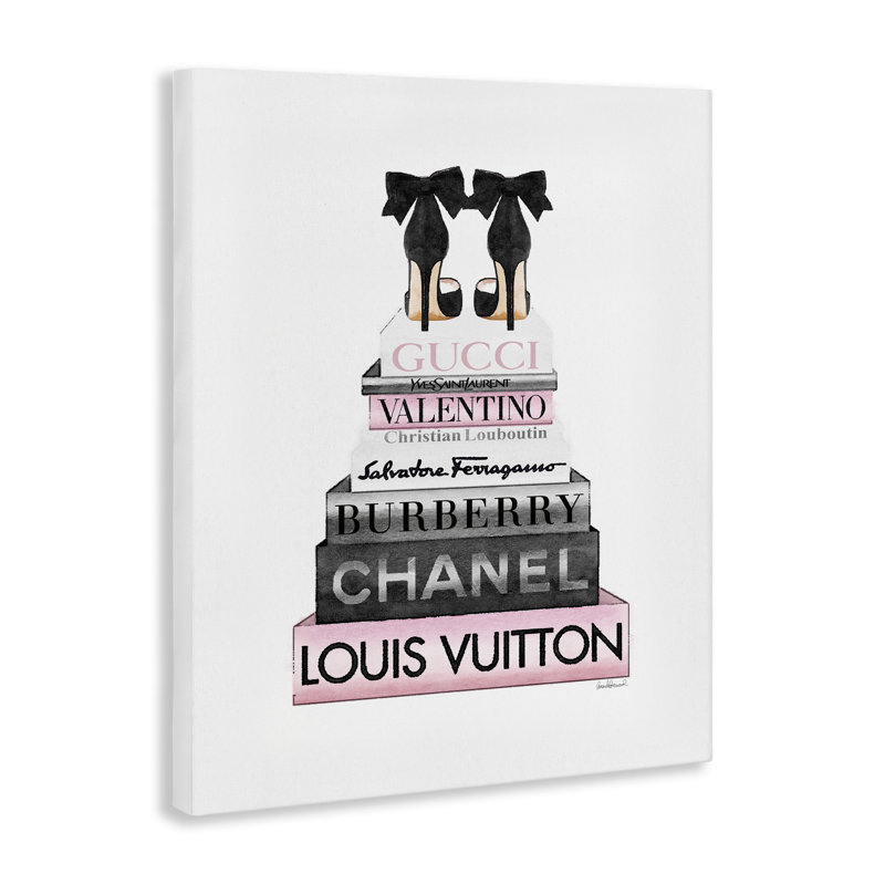 «Black Heels Pink Bookstack Glam Fashion Design» par Amanda Greenwood, reproduction d'impression, H 48 po x l 36 po