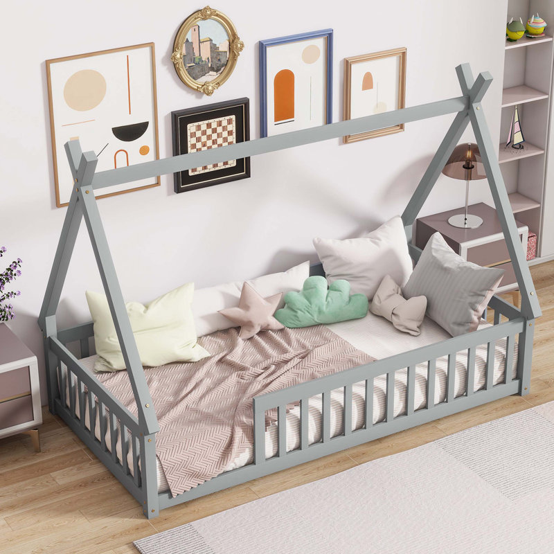 Lit de sol gris en forme de tente avec garde-corps et lattes Gray Watsons, Gris