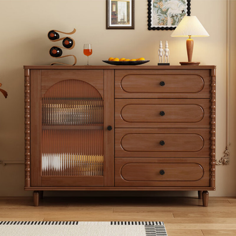 Buffet simple et frais, Noyer