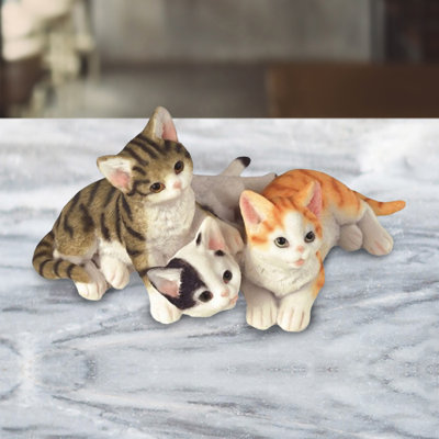 Figurine Wabansia Tuxedo and Tabby Cats