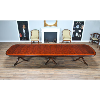 Table de salle à manger en bois d'acajou massif Cearley