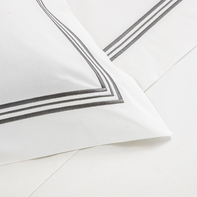 Triplo Bourdon Duvet Cover, Queen Duvet Cover, White/Slate Grey