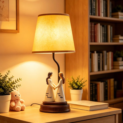 Lampe de table en résine Sister for Life - Figurine main dans la main pour chambre à coucher, éclairage ambiant douillet avec lueur chaude, cadeau parfait pour elle, maman ou meilleur ami (H 15,74 po)