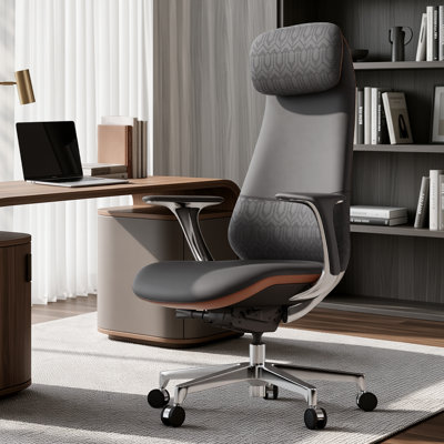 Fauteuil de direction en cuir véritable de qualité supérieure, fauteuil ergonomique de luxe à haut dossier, contrôle facile à trois boutons pour une inclinaison verrouillable, profondeur et hauteur de siège réglables, base en alliage d'aluminium et roulettes silencieuses en polyuréthane pour un travail prolongé (gris)