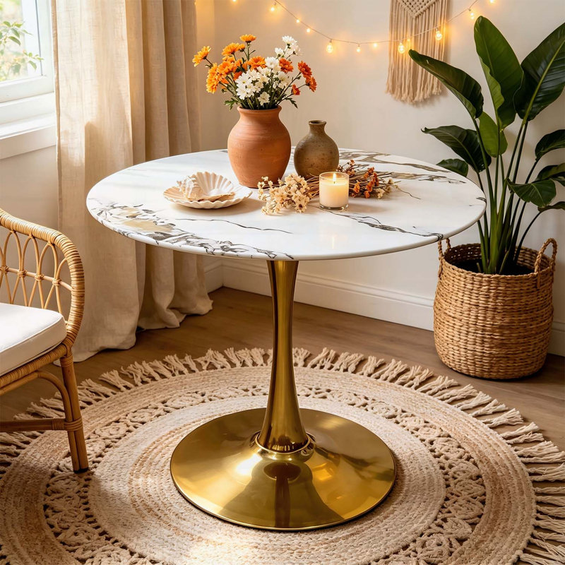 Table de salle à manger tulipe 34,65 pouces avec base en métal doré moderne, pouvant accueillir 4 à 6 personnes, idéale pour les cuisines, les salons, les cafés et les salles de réunion, élégante et pratique