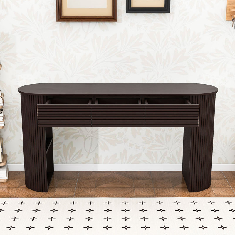 Console rétro avec 3 tiroirs, deux tablettes latérales ouvertes, pieds semi-circulaires interchangeables et sécurité anti-basculement