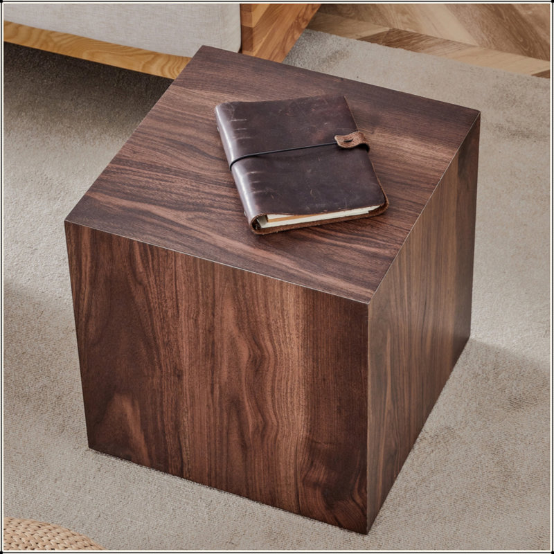 Table basse 16 po x 16 po x 16 po en panneau de fibres à densité moyenne en bois de noyer - design luxueux, décoration parfaite pour le salon.