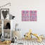 Plaque murale mauve à motif de travail, design par Julia Fox