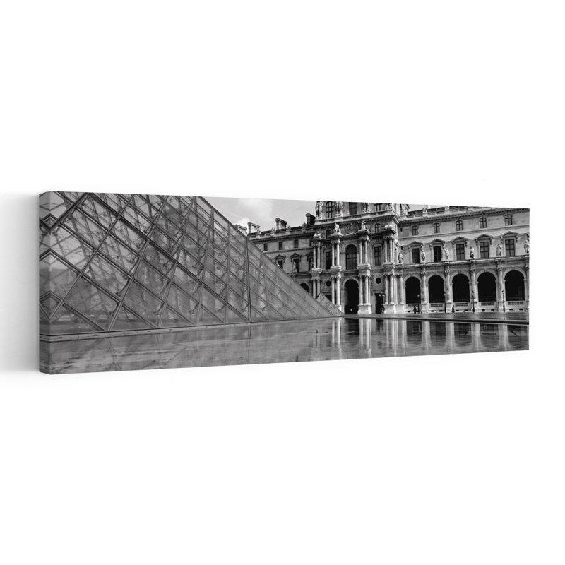 Pyramide devant un musée d'art, musée du Louvre, Paris, France, architecture contemporaine abstraite, art mural urbain