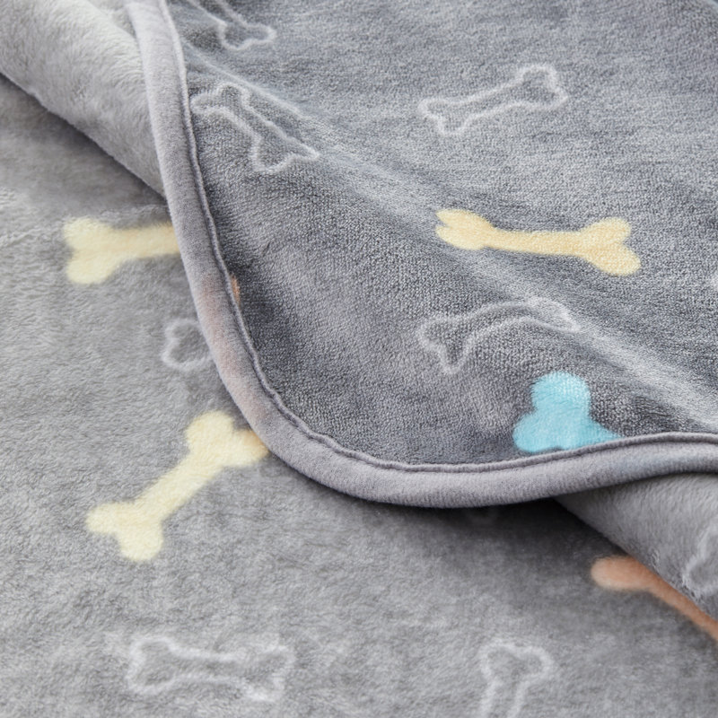 Animal Print Outdoor Pet Blanket, 32" x 24", Gray Bone