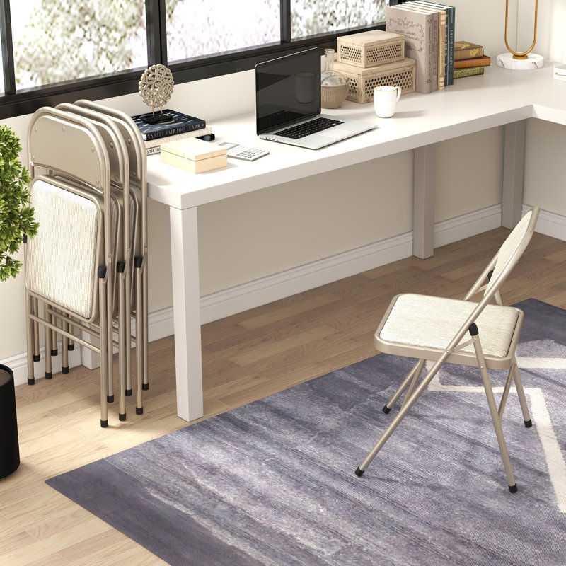 Chaises pliantes en métal avec coussin en lin beige