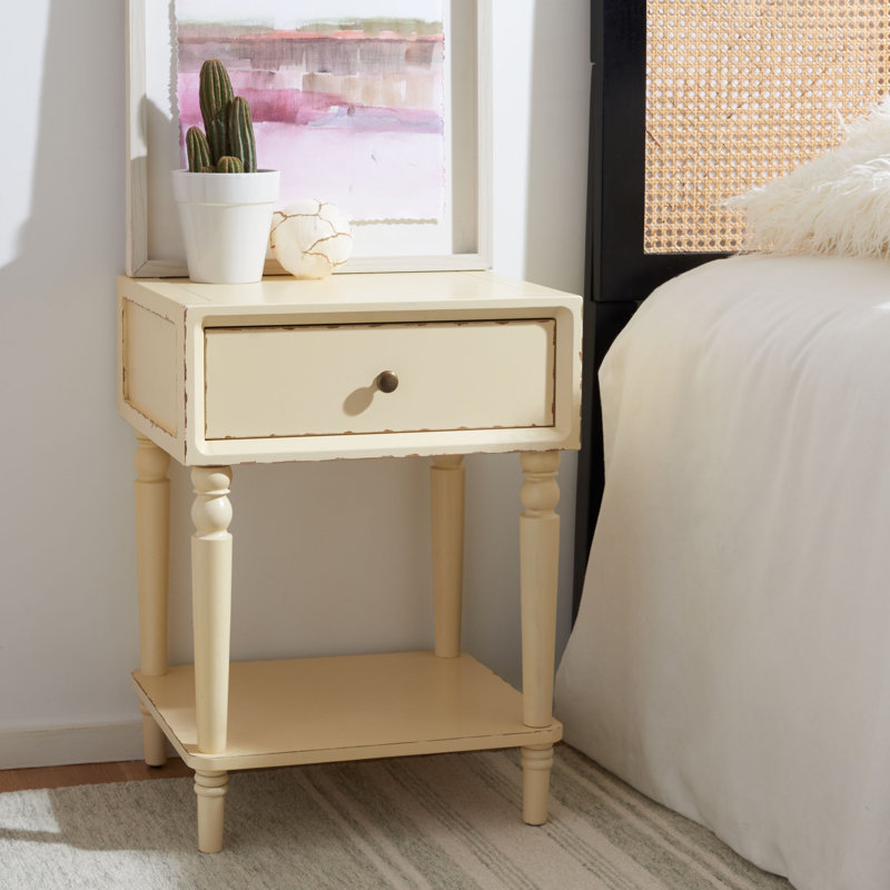 Table de bout en bois massif avec rangement Kleban, Vanille patinée