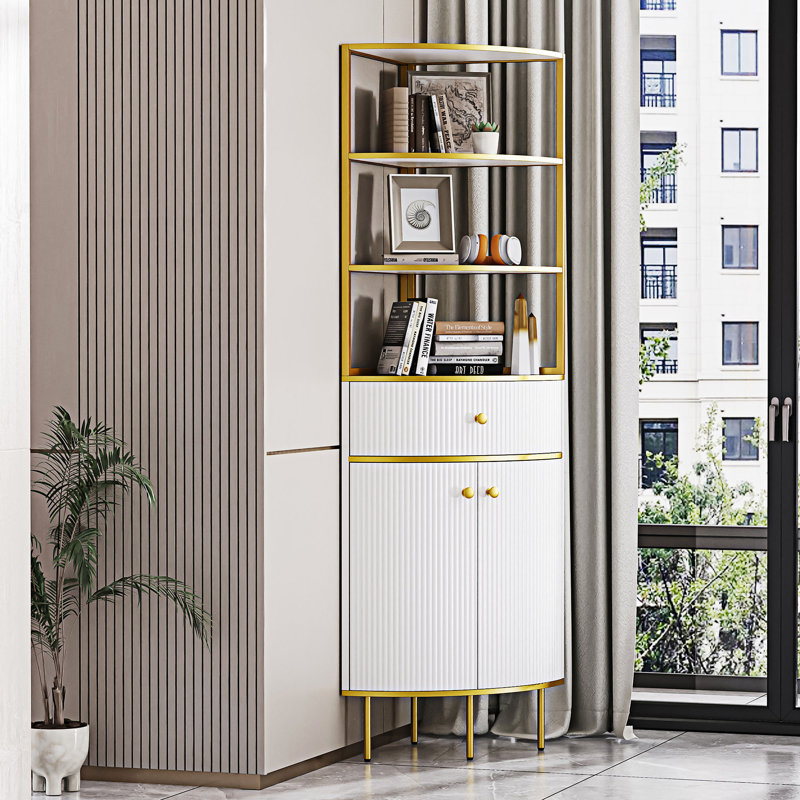 Grande armoire de coin en bois