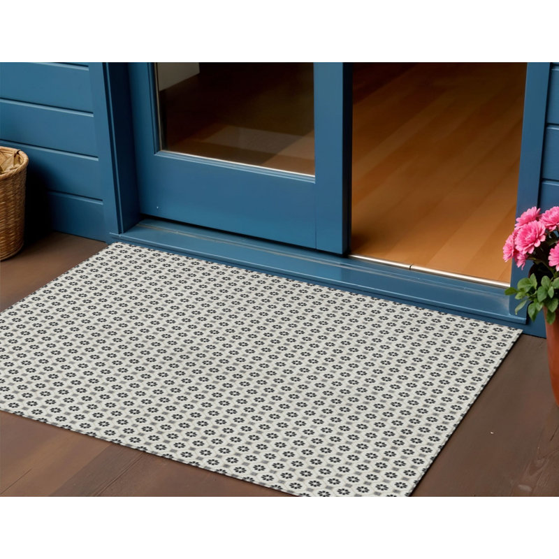 3' X 5' Ivory And Black Floral Washable Indoor Outdoor Area Rug