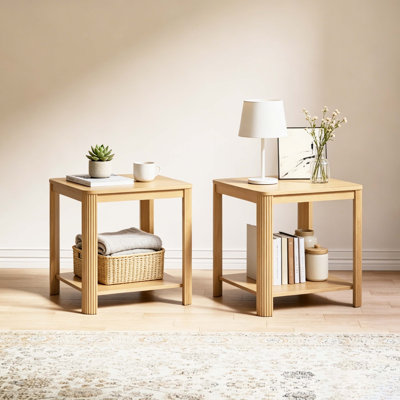 Table de bout Boho à 2 niveaux, table de chevet carrée avec pieds cannelés et tablette ouverte pour petits espaces