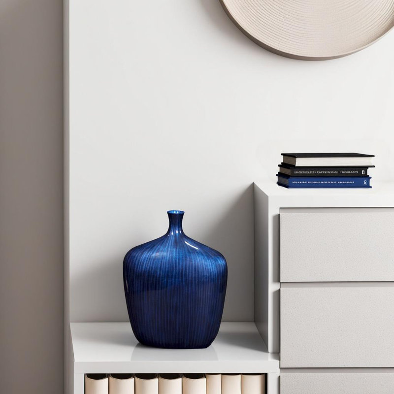 Vase de table bleu cobalt, H 12 po x l 10 po x P 10 po