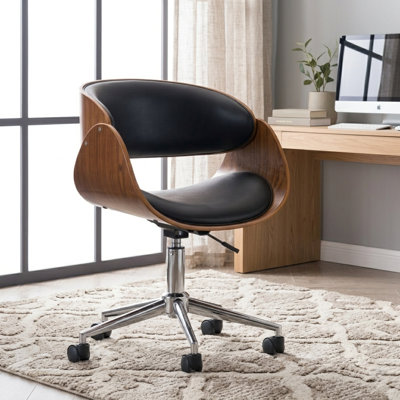Chaise de bureau pivotante en similicuir Oliver avec dossier en bois et base en métal chromé