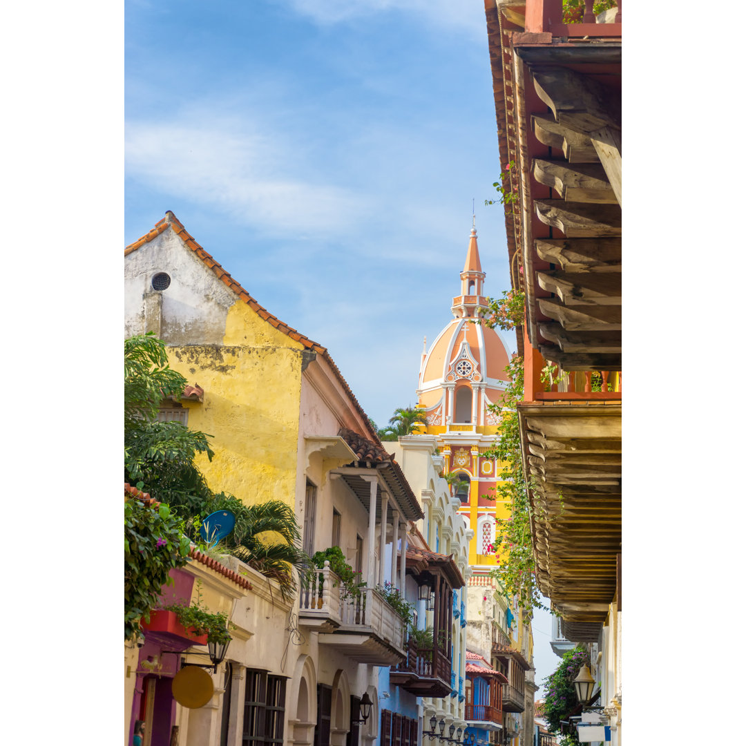 Bunte Kathedrale von Cartagena by DC_Colombia - Kunstdrucke auf Leinwand