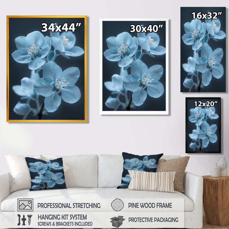 «Blue Apple Blossom Natures Nuance» - art mural fleur de pommier, Encadrement argenté, H 24 po x l 32 po