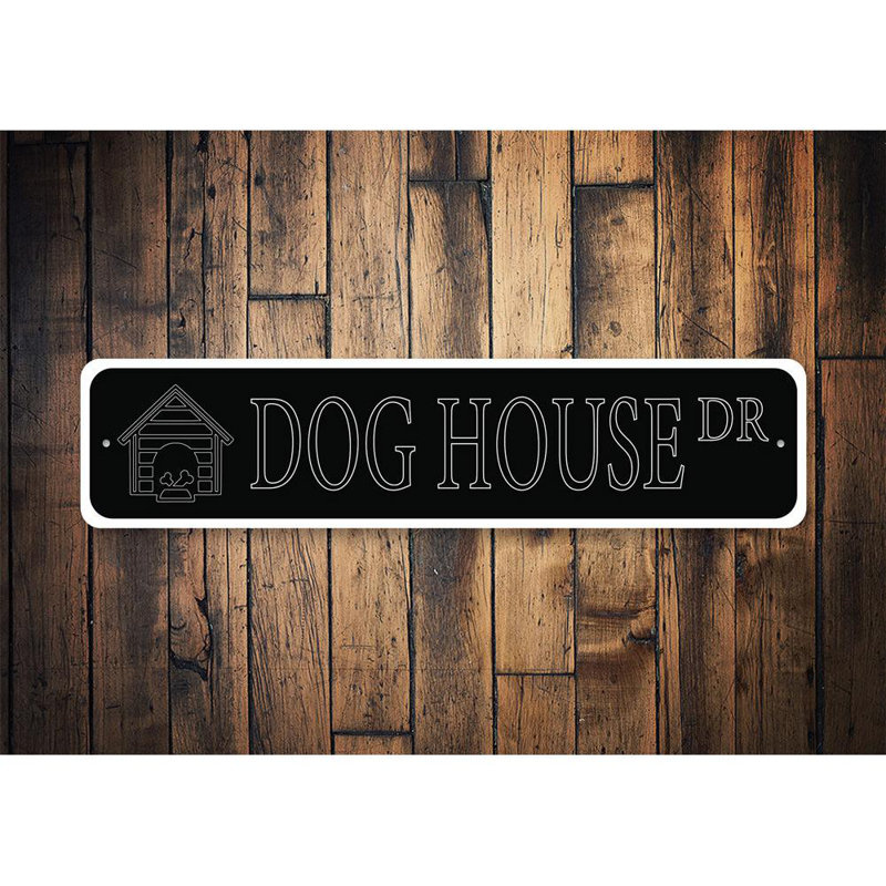 Plaque en aluminium Dog Street, H 4 po x l 18 po x P 0,04 po