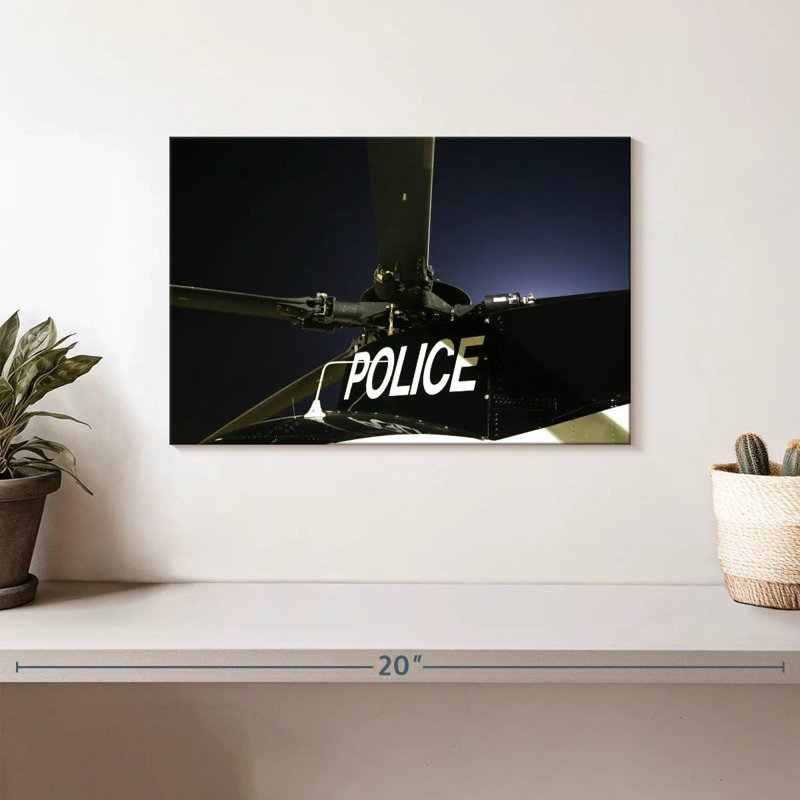 Hélicoptère de police Mehar, H 8 po x l 12 po