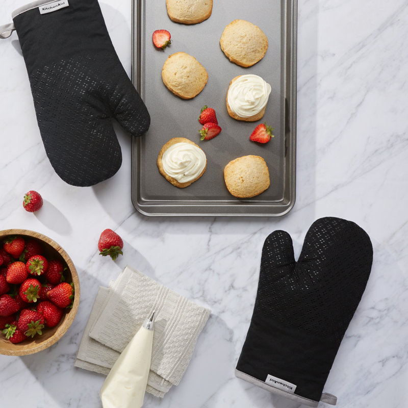 KitchenAid Asteroid Solid Textured Oven Mitt, Black