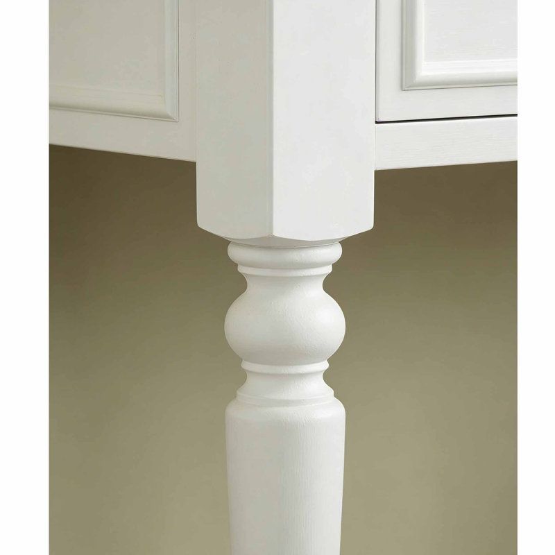 Hull, White